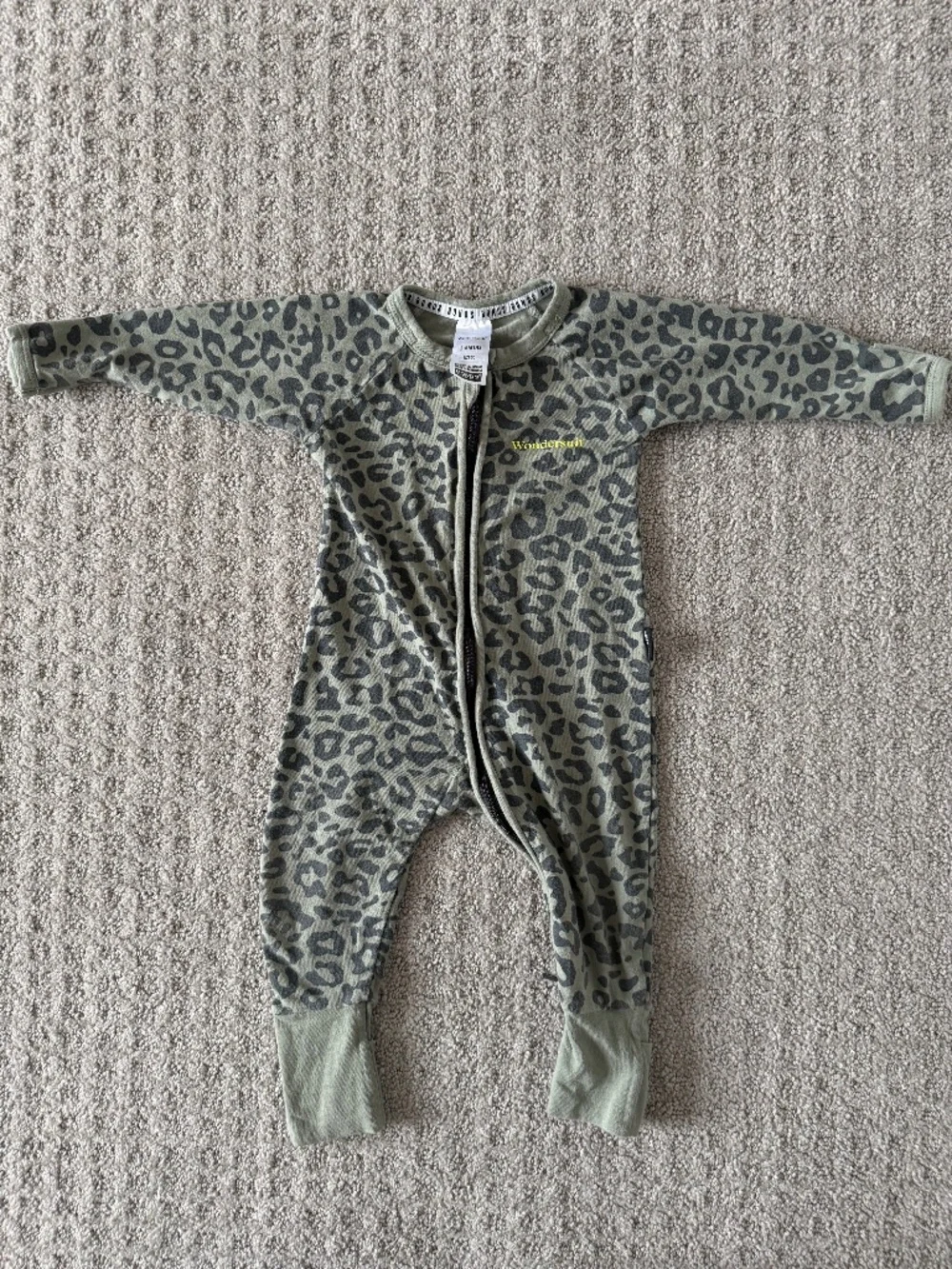 Bonds Australia Leopard Print Wondersuit Size 3-6 months Unisex Baby Boy EUC